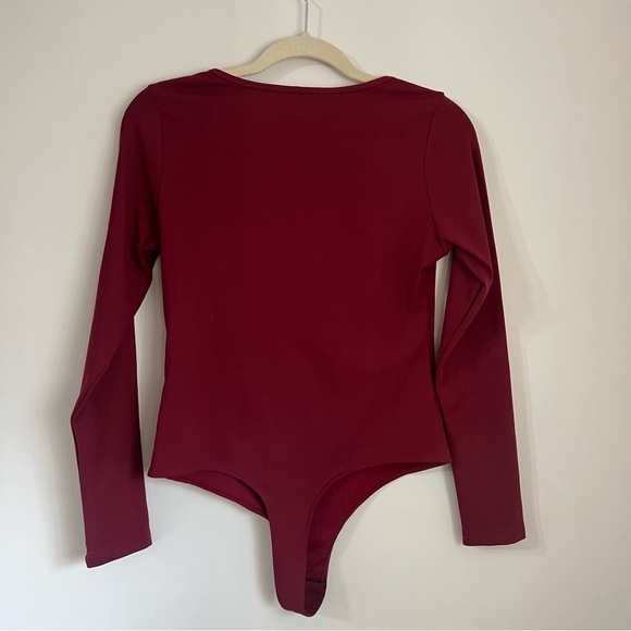 24.Square Neck Burgundy Longsleeve Stretchy Layering Bodysuit Womens Size Medium - Picture 3 of 4